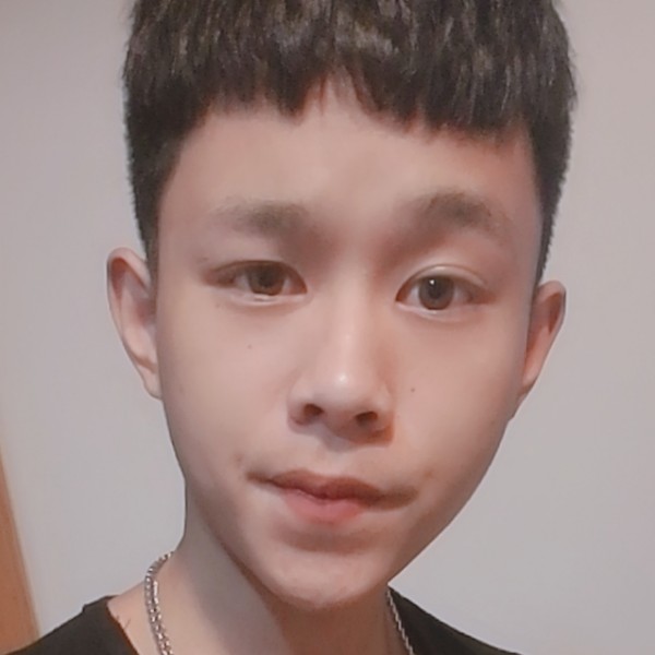 很哇塞的小伙的照片