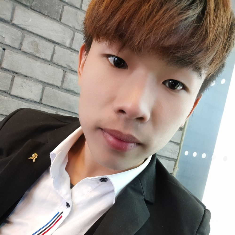 优雅回首项链的照片