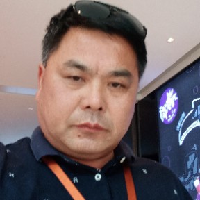 砖头那爱笑的照片