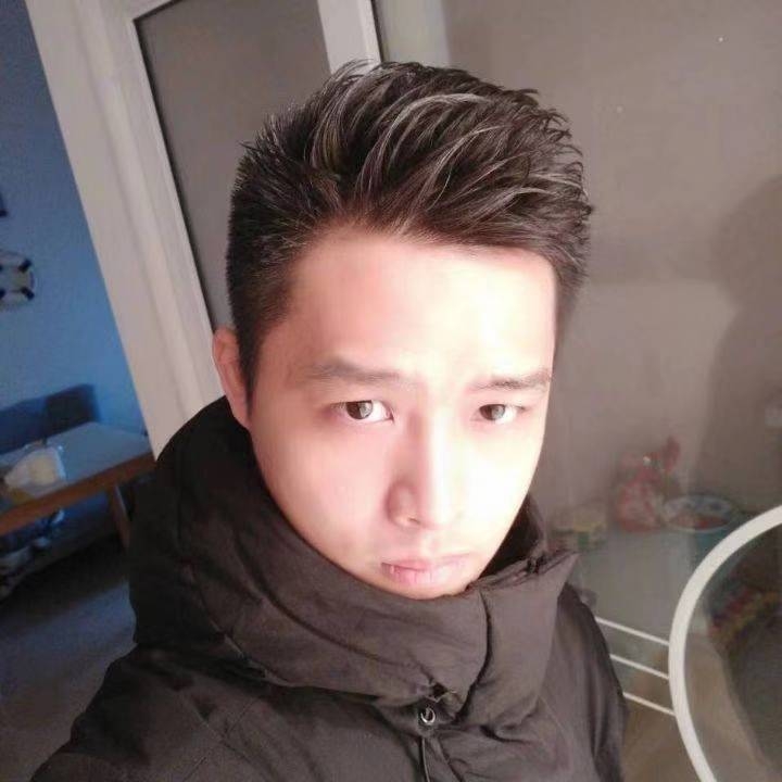 星雨浅吻魁梧的照片