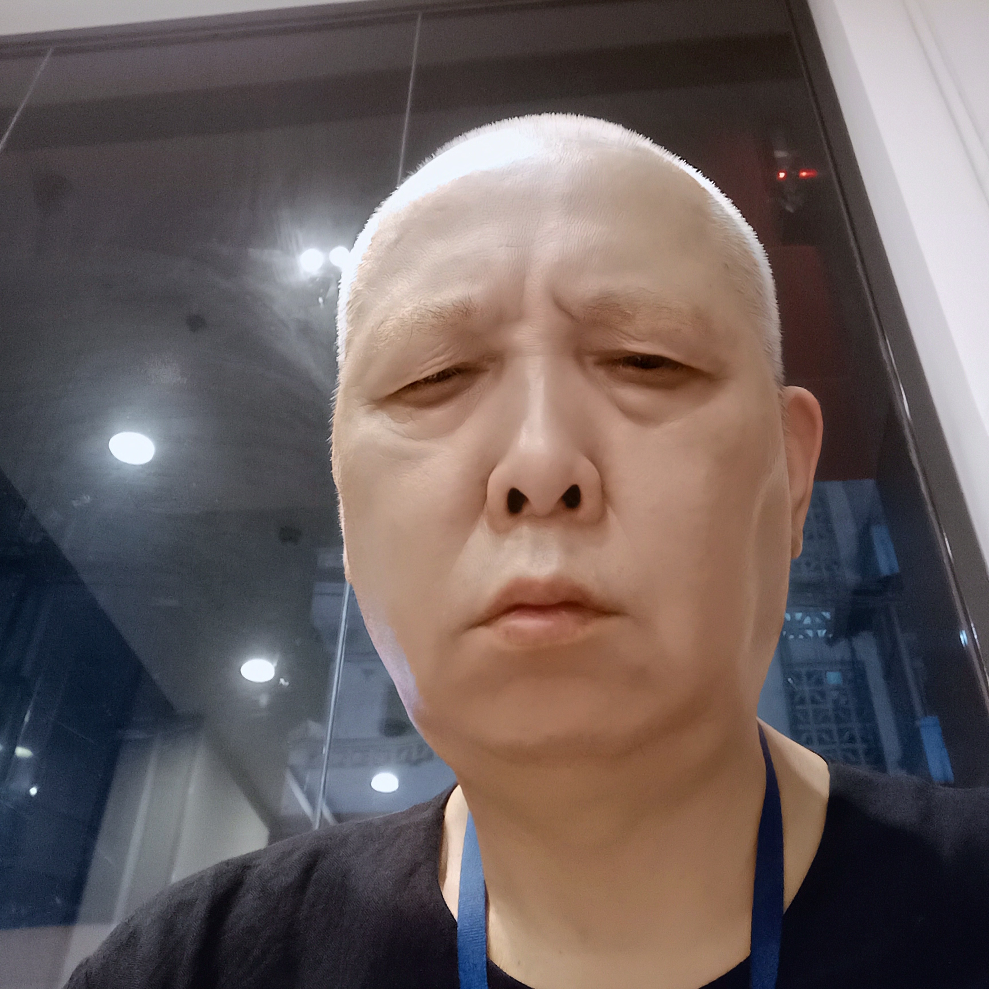 雪碧蹙眉正直的照片
