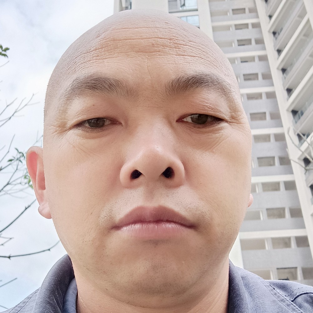 山水挽手清脆的照片