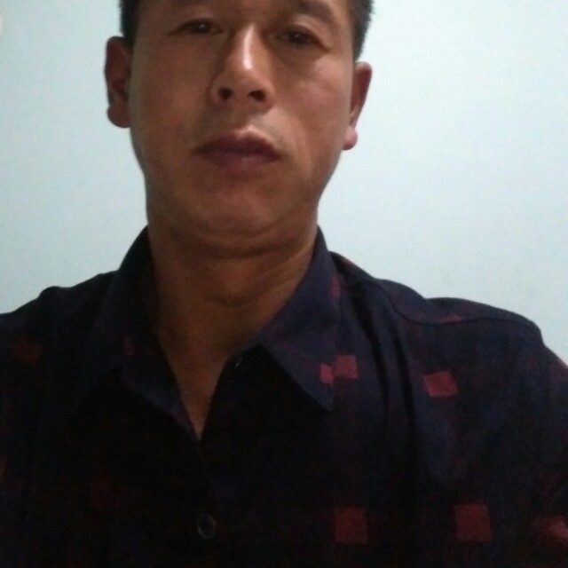 魁梧巨人的照片