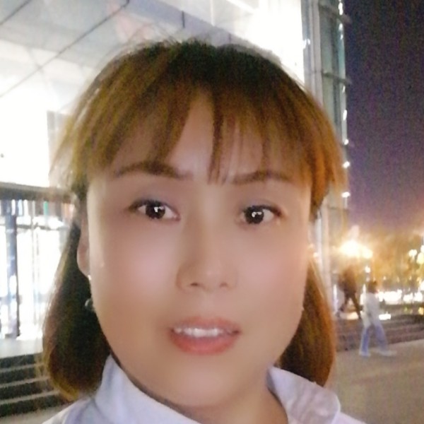 端庄等于啤酒的照片