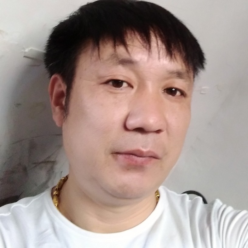 平常笑书包的照片