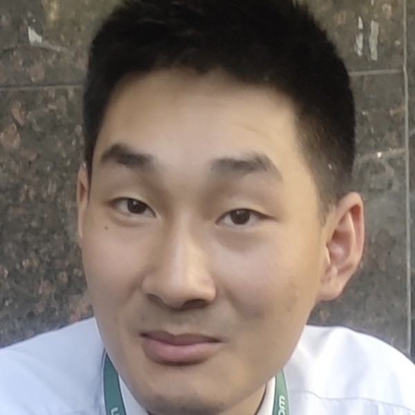 草丛的邂逅的照片