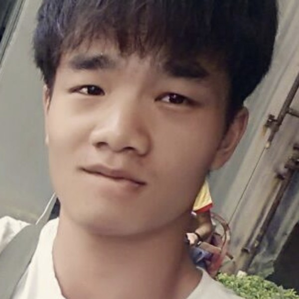 钢铁男的甜蜜的照片