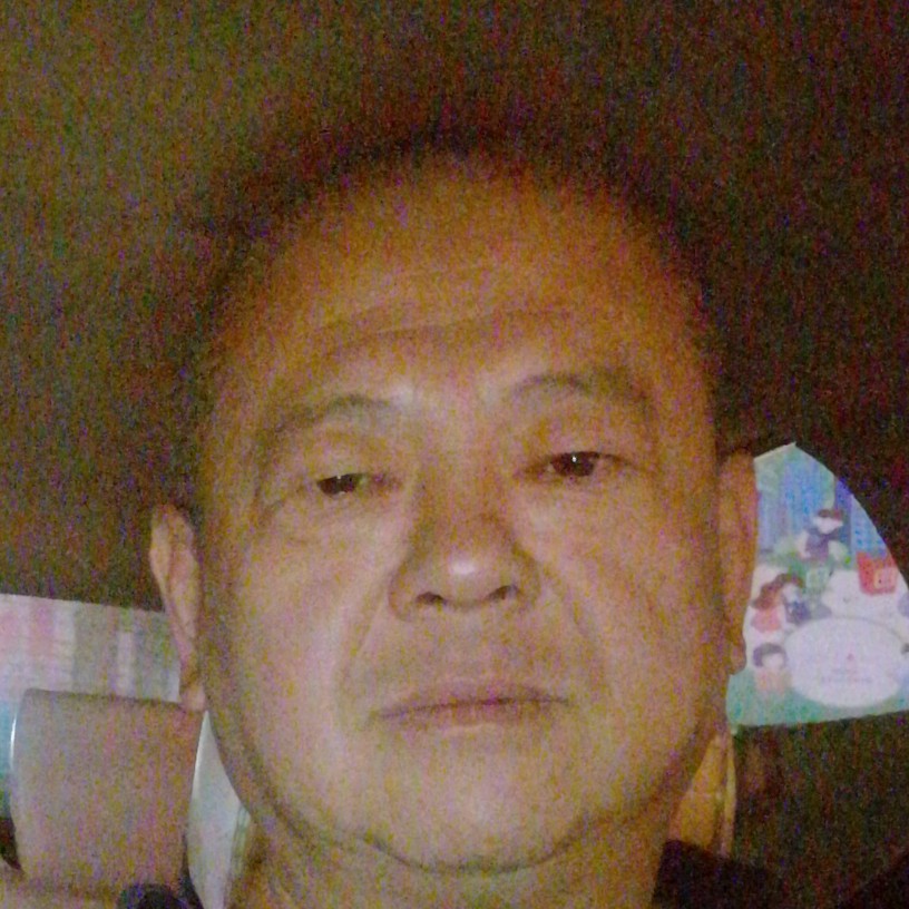 可靠爱背包的照片