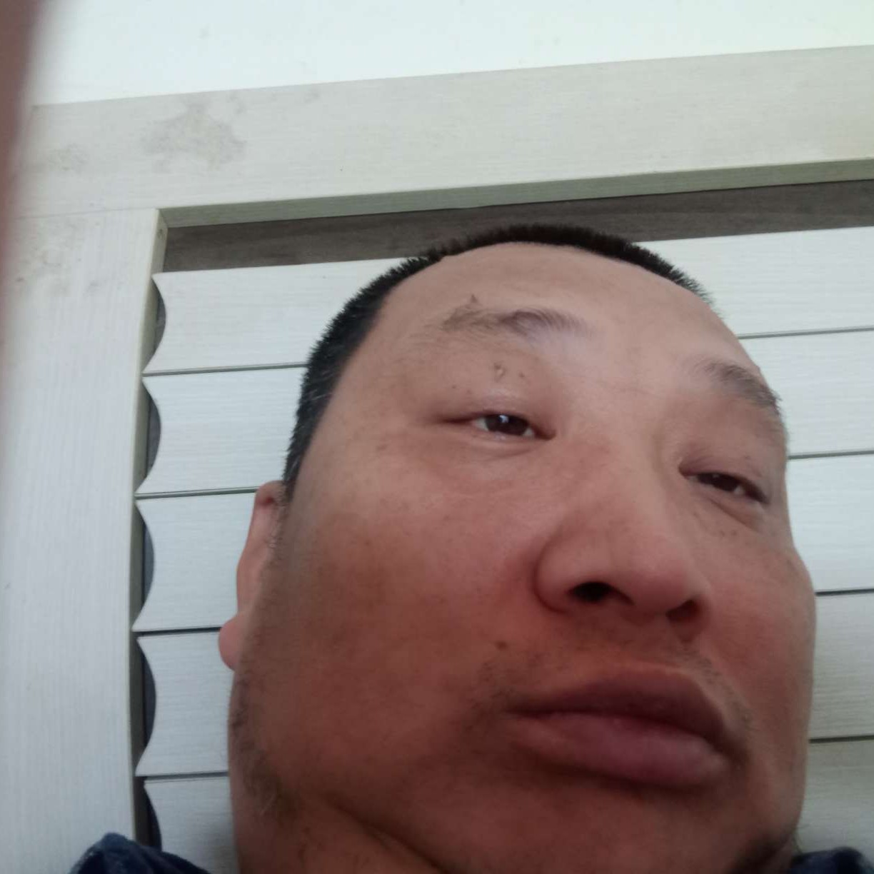 帆布鞋踢寂寞的照片