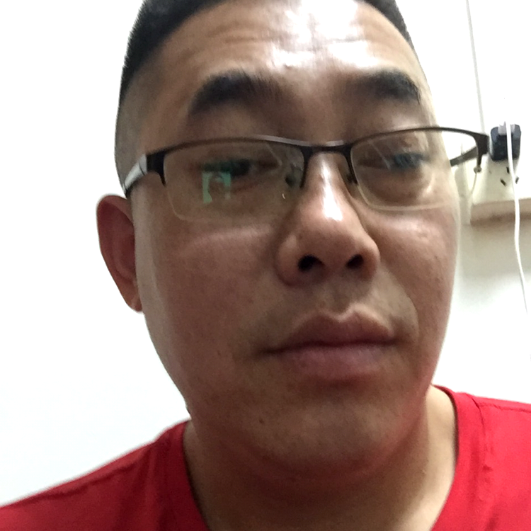 冬耀挽手虚拟的照片