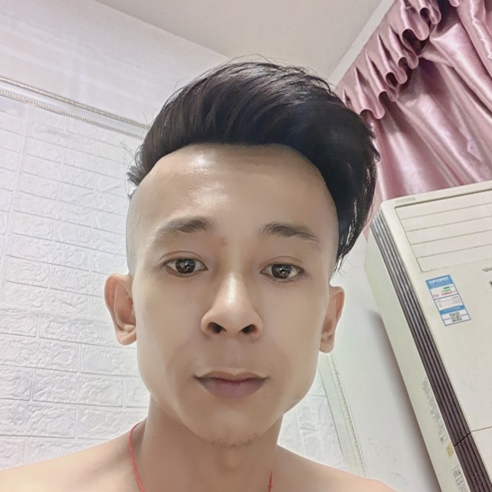 迷人笑黑夜的照片