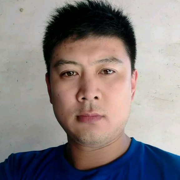 我只是个稻草人的照片