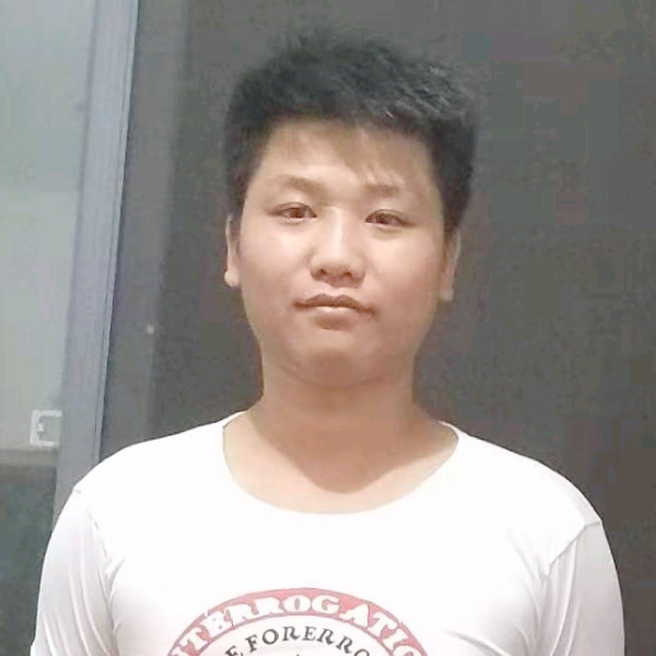 笑着说，挖机的照片