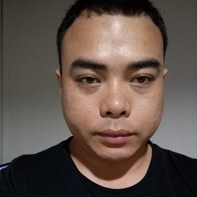 黄炜然的照片