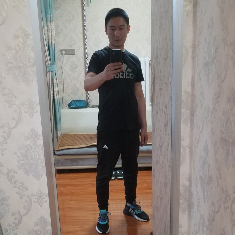 情动英勇的照片