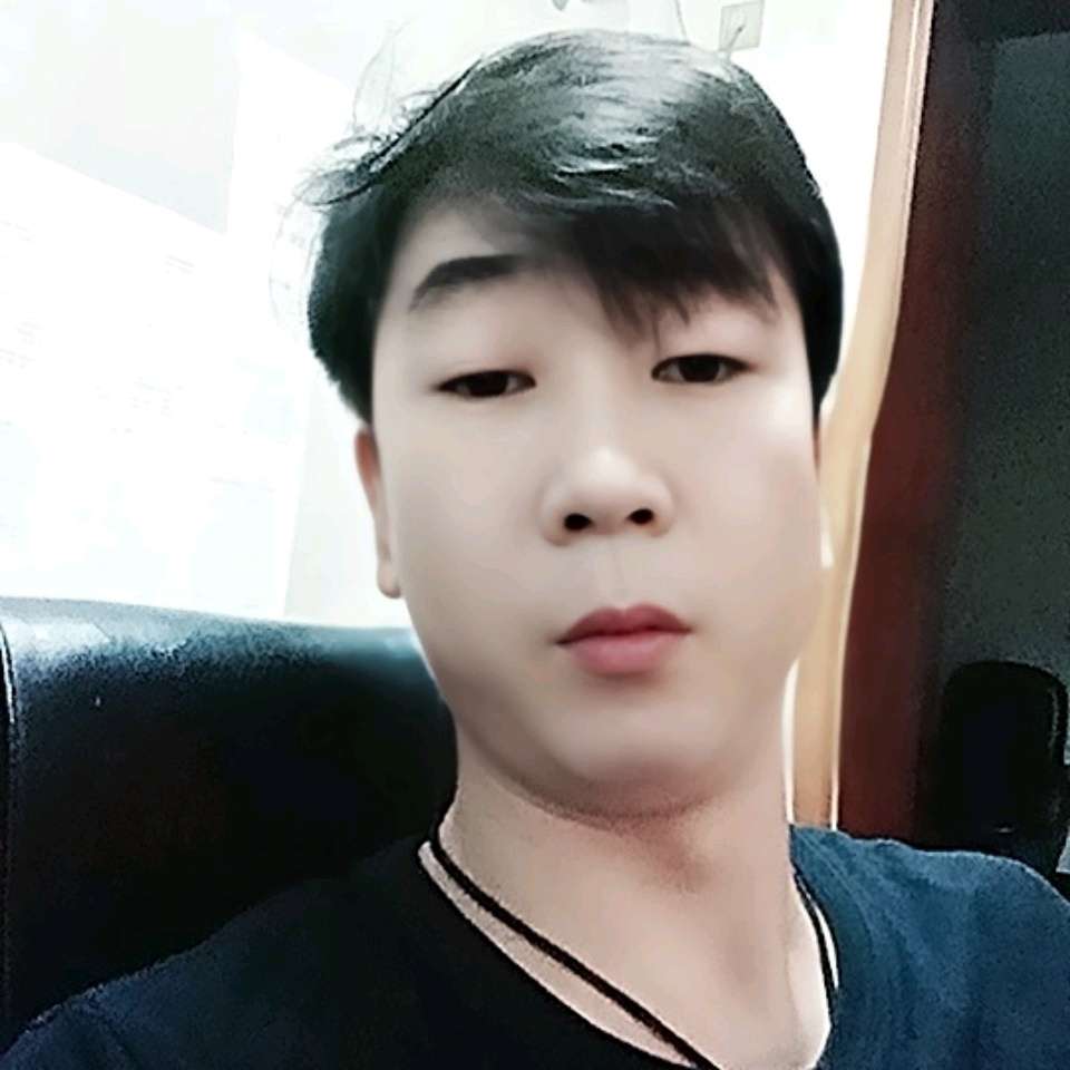 苗条請菠萝的照片