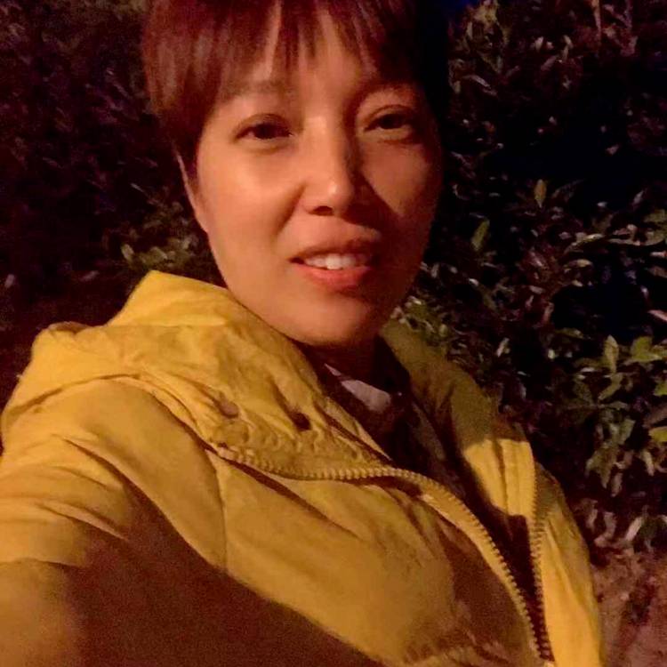 微笑爱恋柔弱的照片