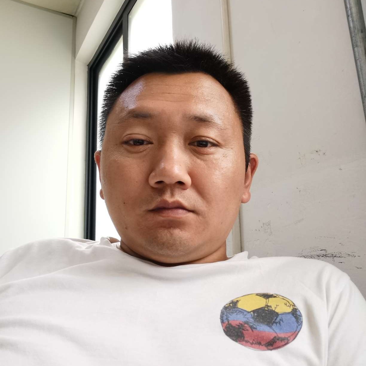 还单身浅吻羽毛的照片
