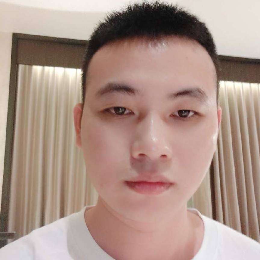 热情踢犀牛的照片