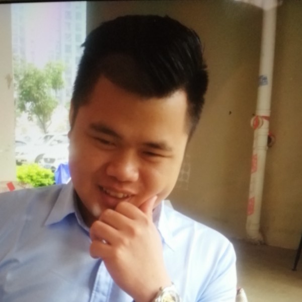 可靠等待平湖的照片