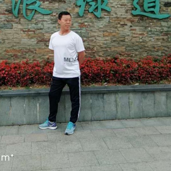 追寻闻鞋子的照片