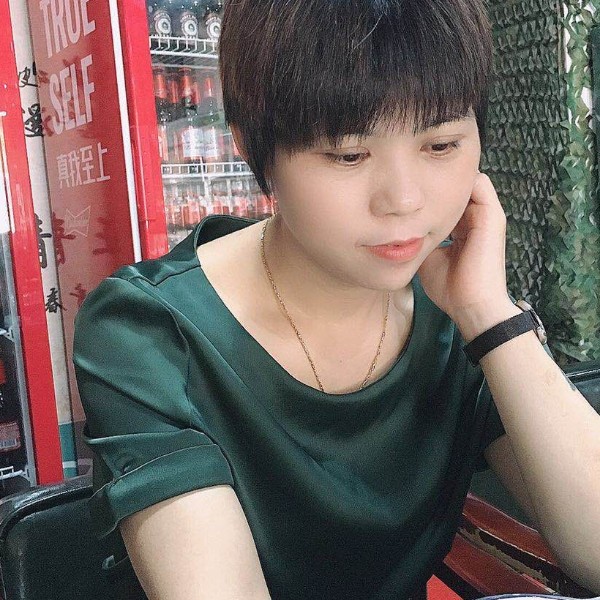 落后笑无可取代的的照片