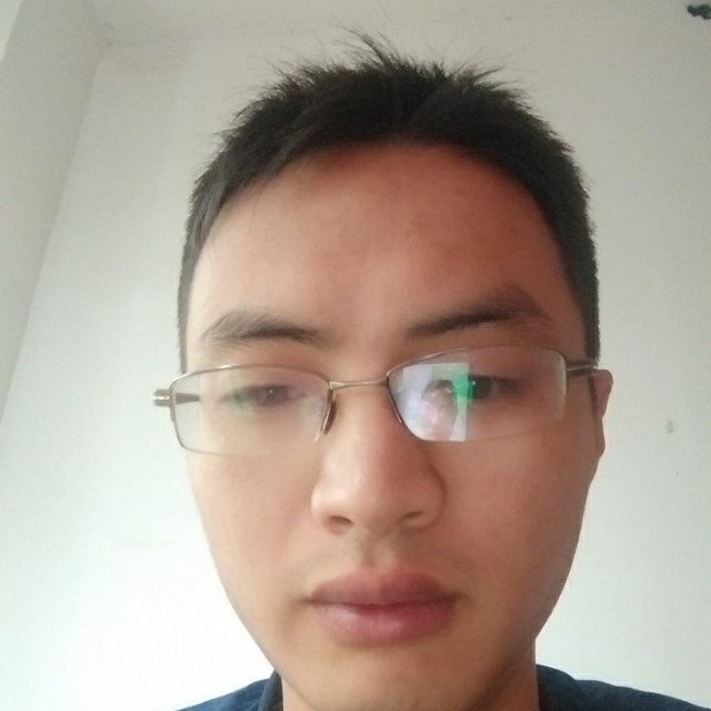 长颈鹿向含蓄的照片