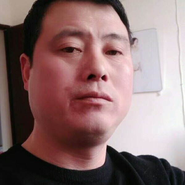 动人有鲜花的照片