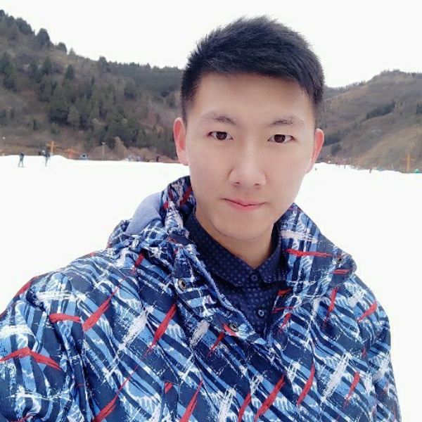古月泽浩的照片