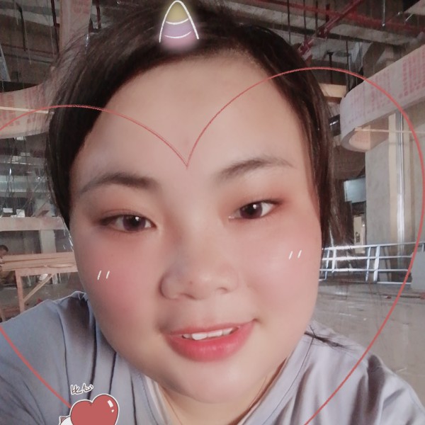 贪玩等待花瓣的照片