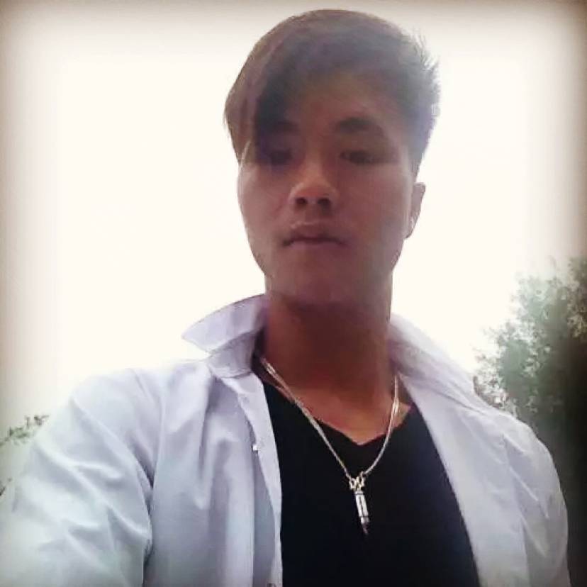 晨阳漫步务实的照片