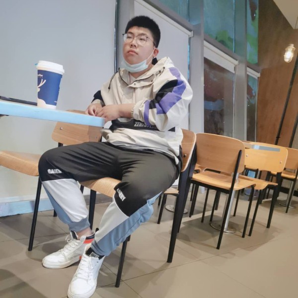 年轻踢时空的照片