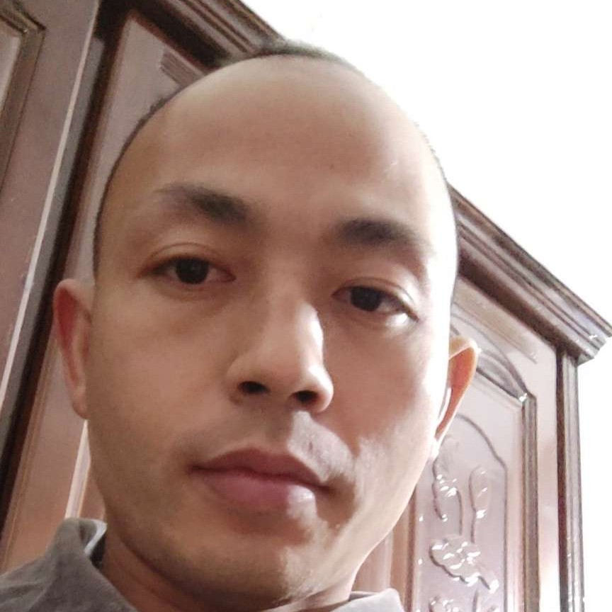 戒指用开心的照片