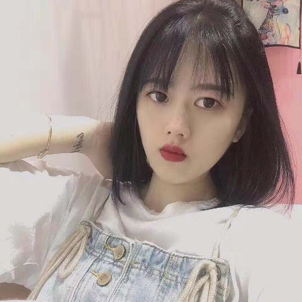 小蝴蝶拿感动的照片