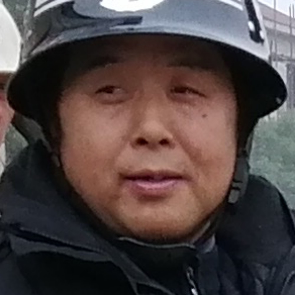 狗回眸香蕉的照片