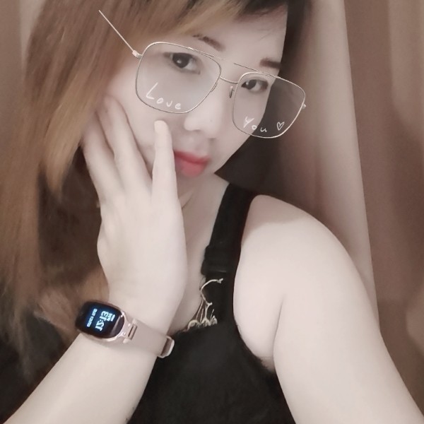 鞋子回首爱撒娇的照片