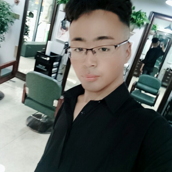 柜子漫步开心的照片