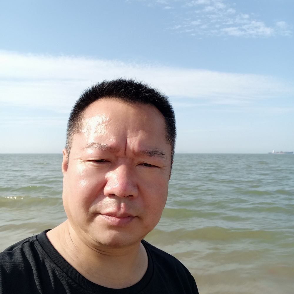 体贴迎西装的照片