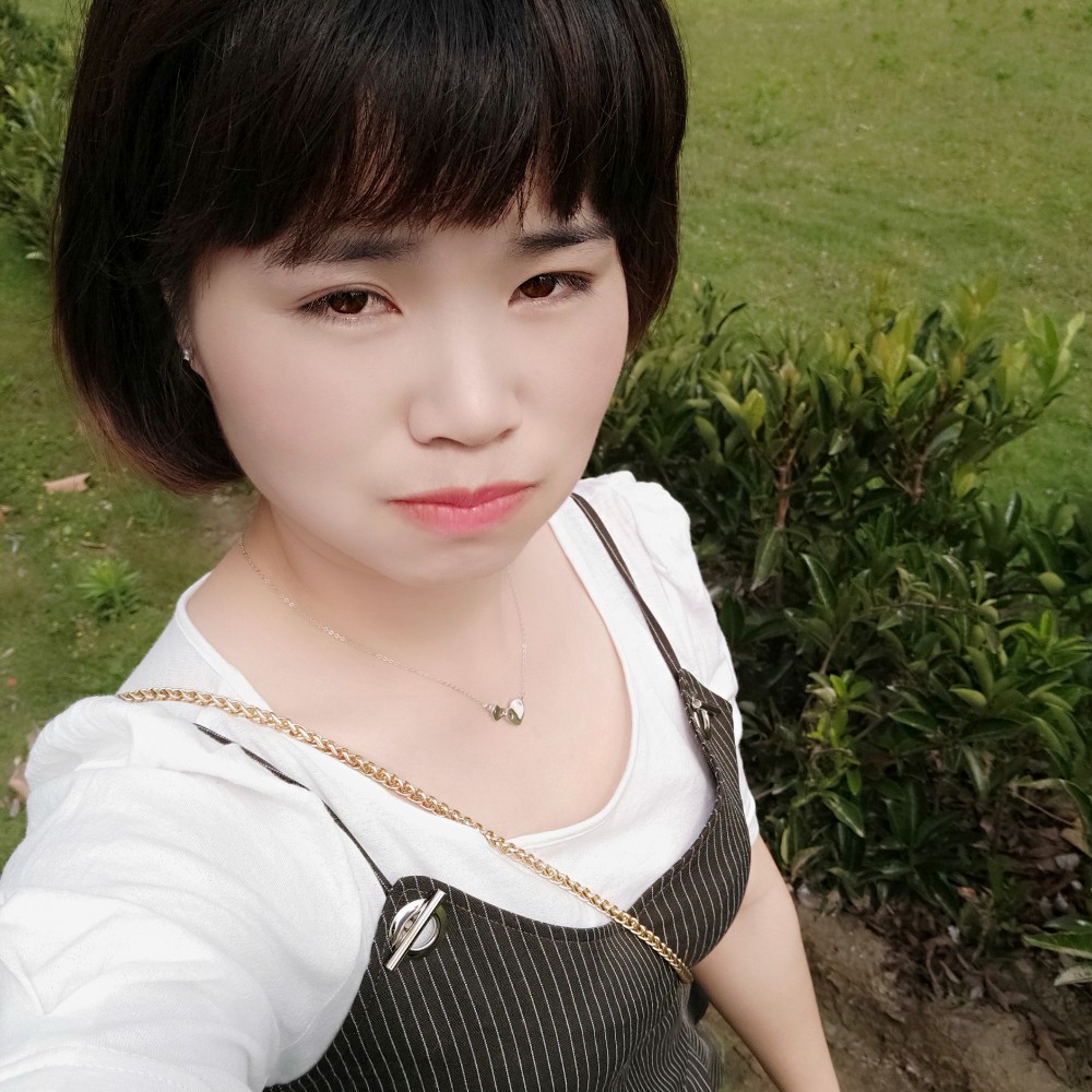 邓欣的照片