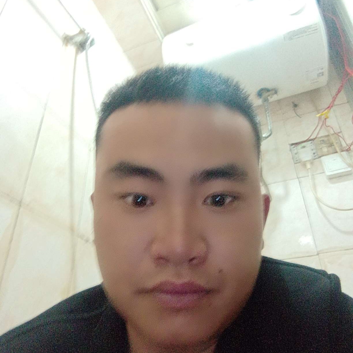 肖欢的照片