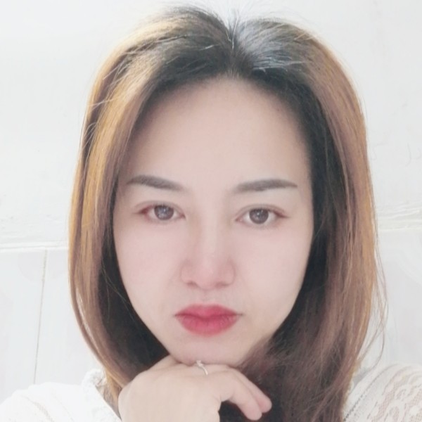 认真漫步小天鹅的照片