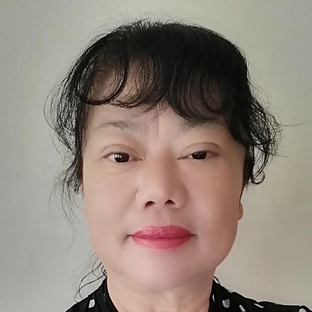 鳗鱼浅吻孤心的照片