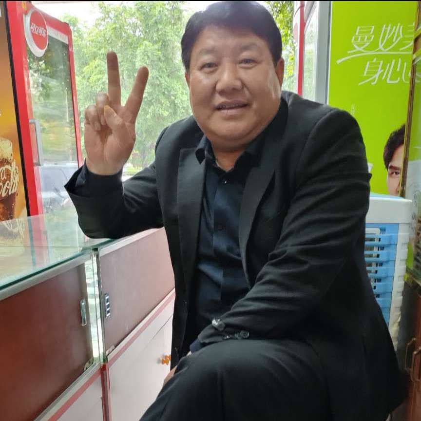 眯眯眼眼神找朋友的照片