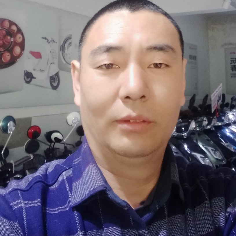 附近的妹妹的照片
