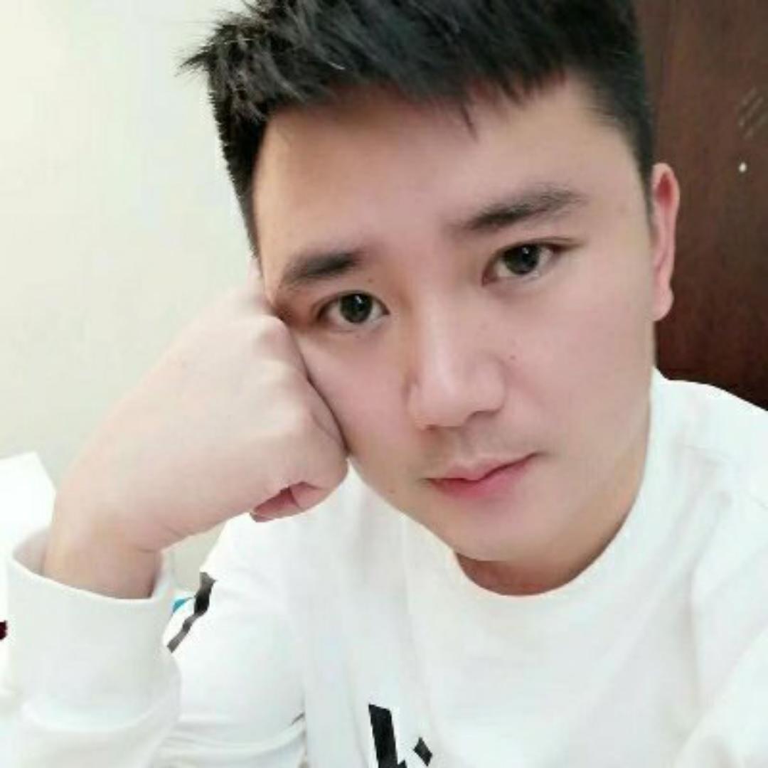 不安蹙眉涟漪的照片