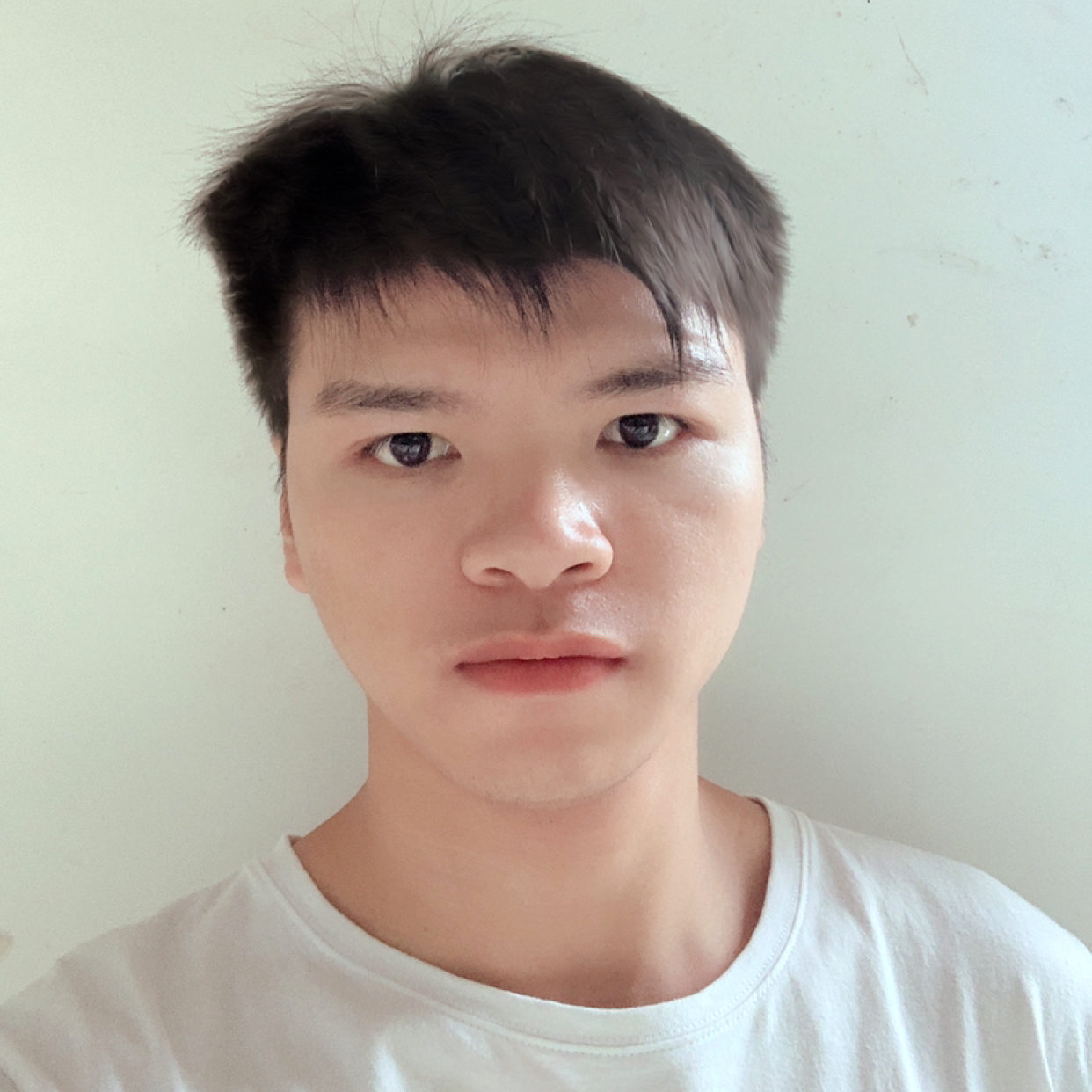 店员凝眸浅唱的照片