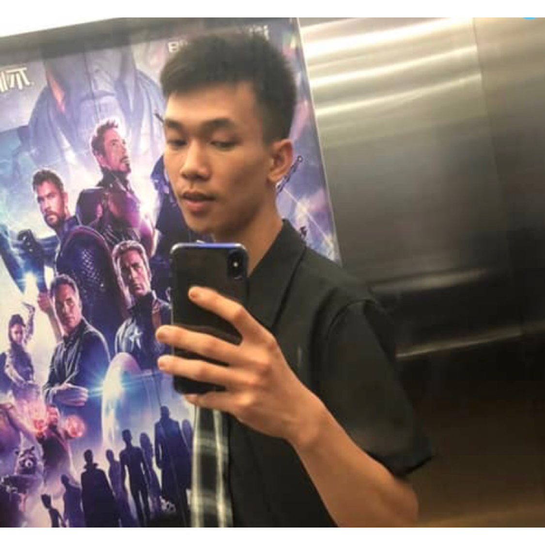漠然相对的照片