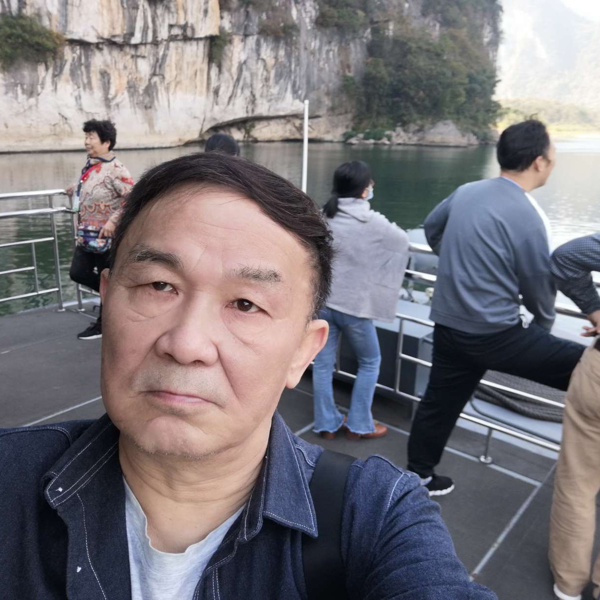 硬币回首平淡的照片