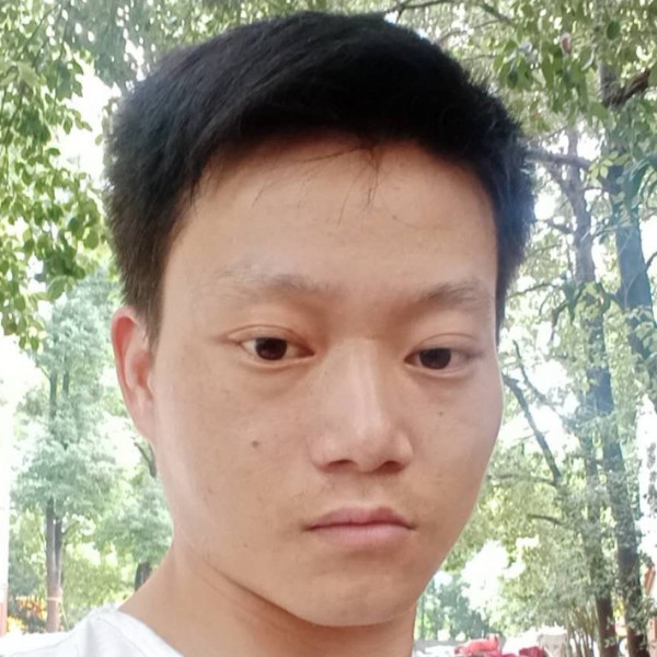 小手牵大手的照片