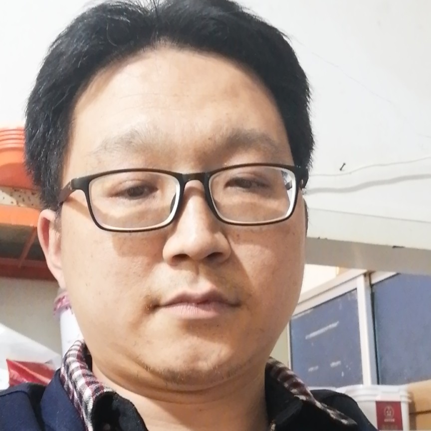 大方踢小鸭子的照片